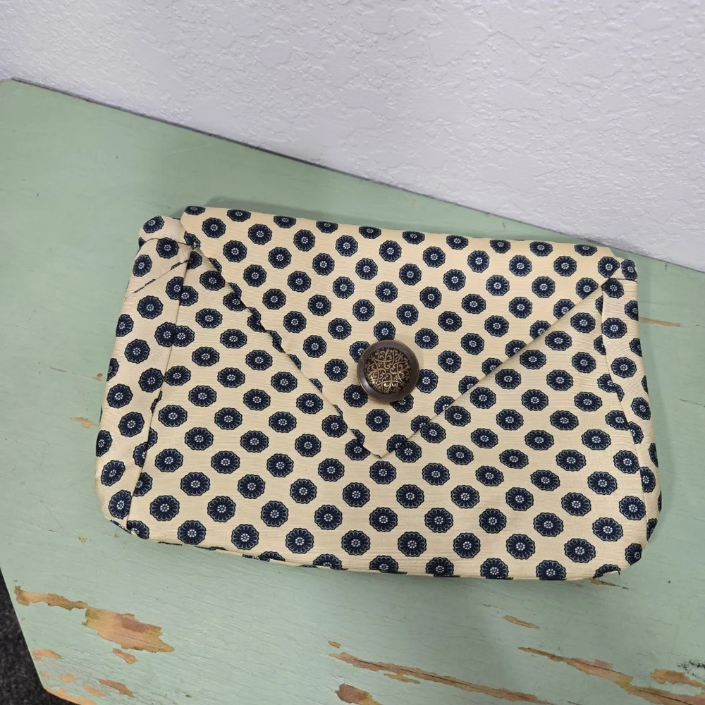 Handmade from Vintage Fabrics Clutch Purse Blue Floral